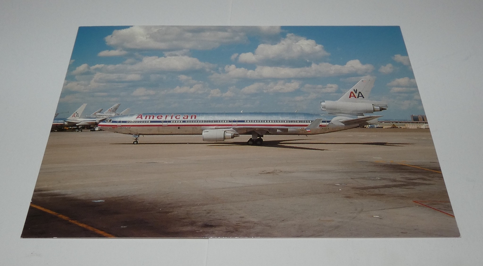 MCDONNELL DOUGLAS MD-11 AMERICAN AIRLINES POST CARD