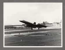 LOCKHEED SR-71 BLACKBIRD LARGE VINTAGE ORIGINAL MOD PHOTO US AIR FORCE 3 picture