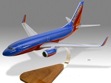 Boeing 737-700 Southwest Airlines Ver.2 Desk Wood Airplane New Model Large 1/100 picture