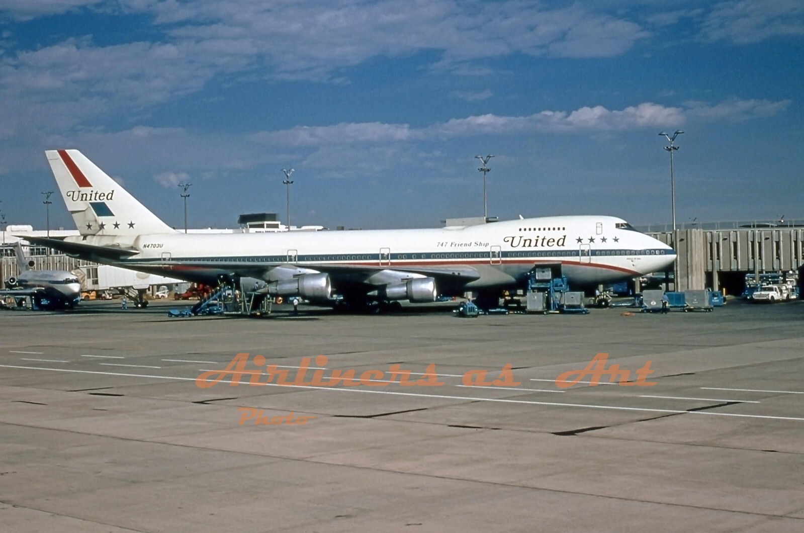United Airlines Boeing 747-122 N4703U in 1976 8\