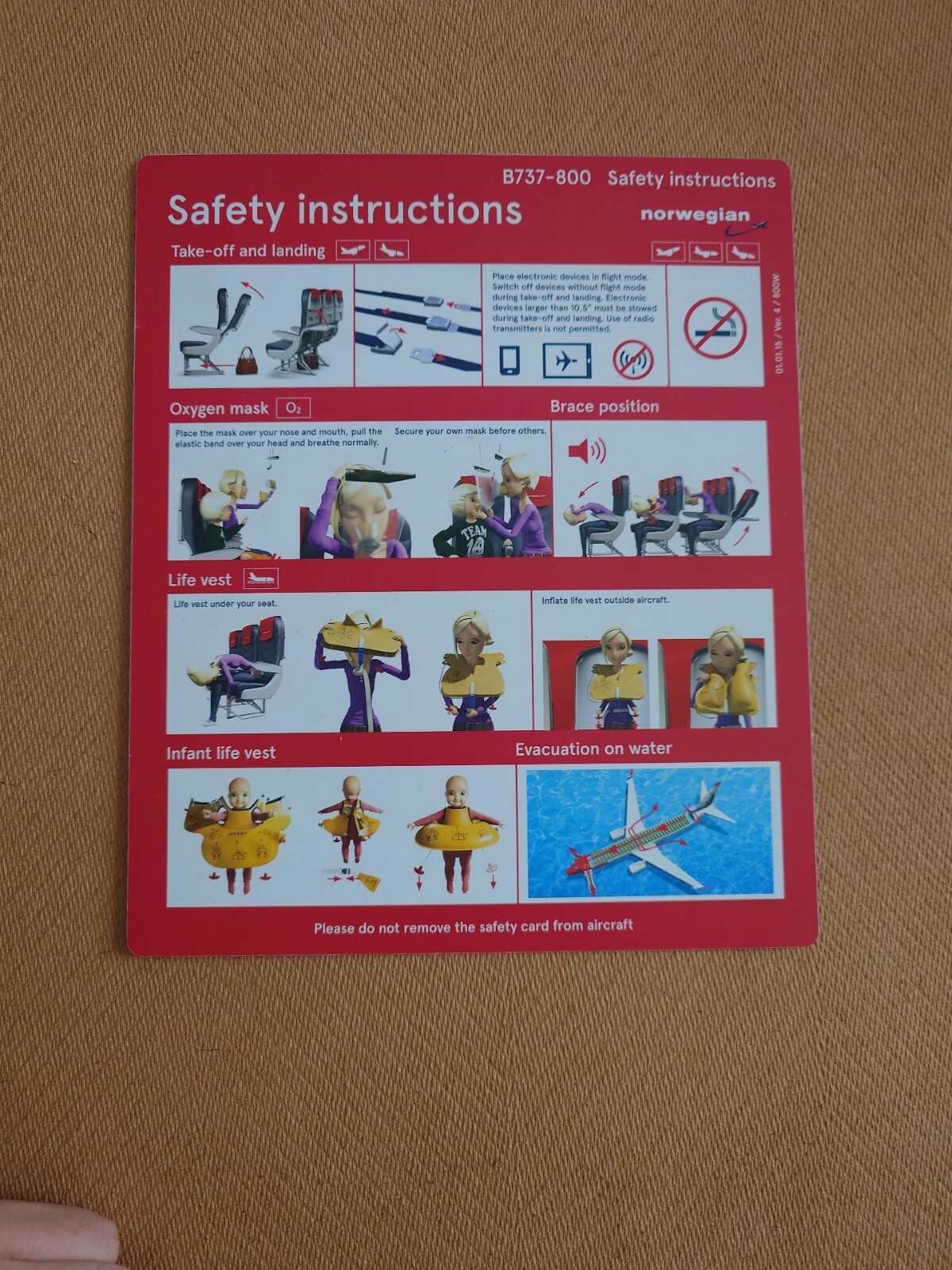 Norwegian Boeing 737-800 Ver4 Safety Card Norwegian Boeing 737-800 Ver4 Safety Card