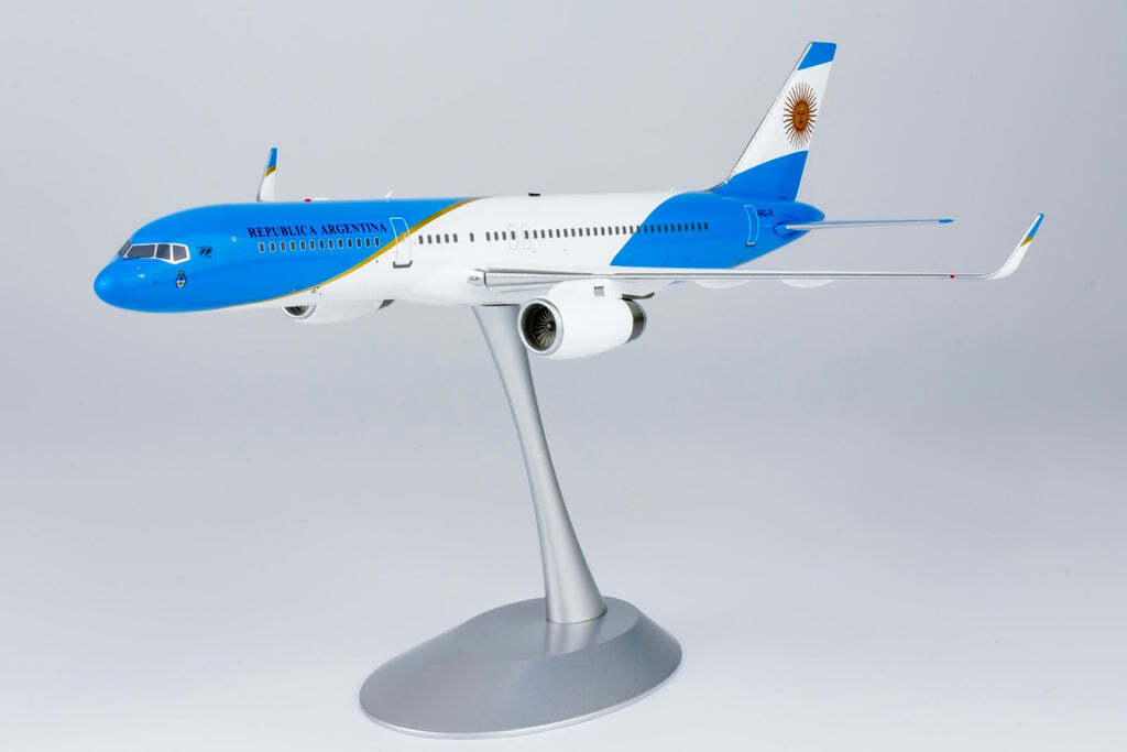 NG 42001 Argentina Air Force Boeing 757-200 ARG-01 Diecast 1/200 Model Airplane