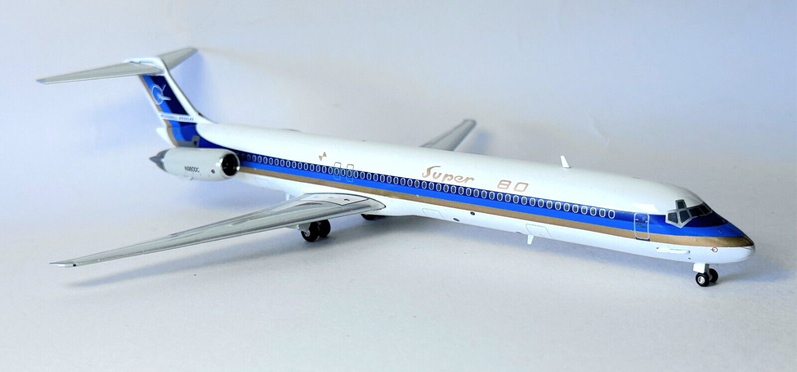 McDonnell Douglas MD-80 House Livery Diecast Collectors Model 1:200 2062