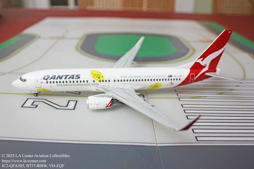 JC Wing Qantas Airways Boeing 737-800W Kangaroo Old Color Diecast Model 1:200 JC Wing Qantas Airways Boeing 737-800W Kangaroo Old Color Diecast Model 1:200