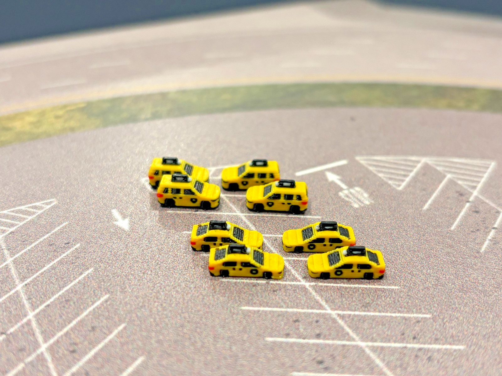 1:400 Model Airport Accessories - 8 Piece Airport Taxi Set 1:400 Model Airport Accessories - 8 Piece Airport Taxi Set