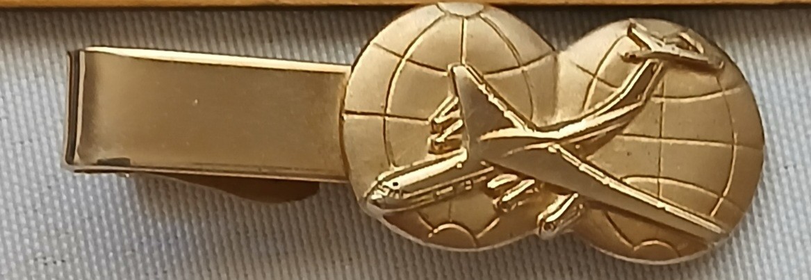 PAN AM (Possibly?) TIE BAR / CLIP / CLASP ~ PAN AMERICAN AIRLINE ~ DEFUNCED