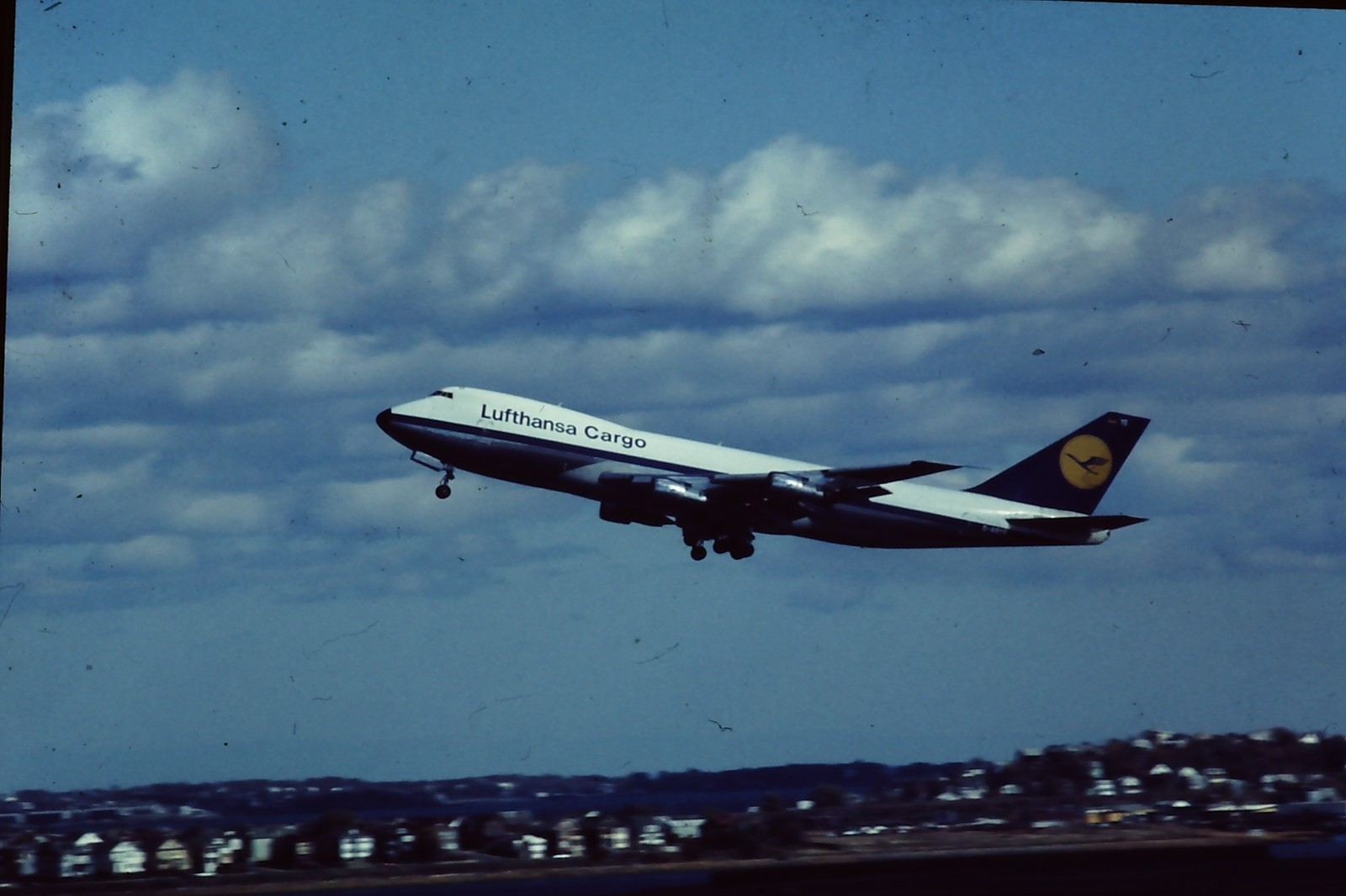 Lufthansa Cargo, Boeing 747-200 Takeoff - Vintage livery - aircraft slide Lufthansa Cargo, Boeing 747-200 Takeoff - Vintage livery - aircraft slide