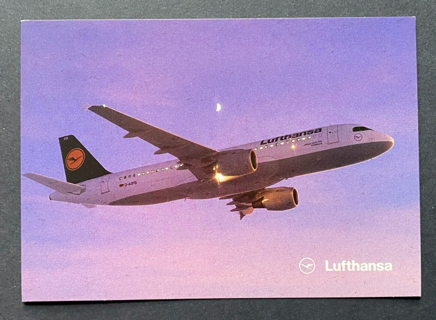Lufthansa Airbus A320-200 Aircraft Postcard - Airline Issued Lufthansa Airbus A320-200 Aircraft Postcard - Airline Issued