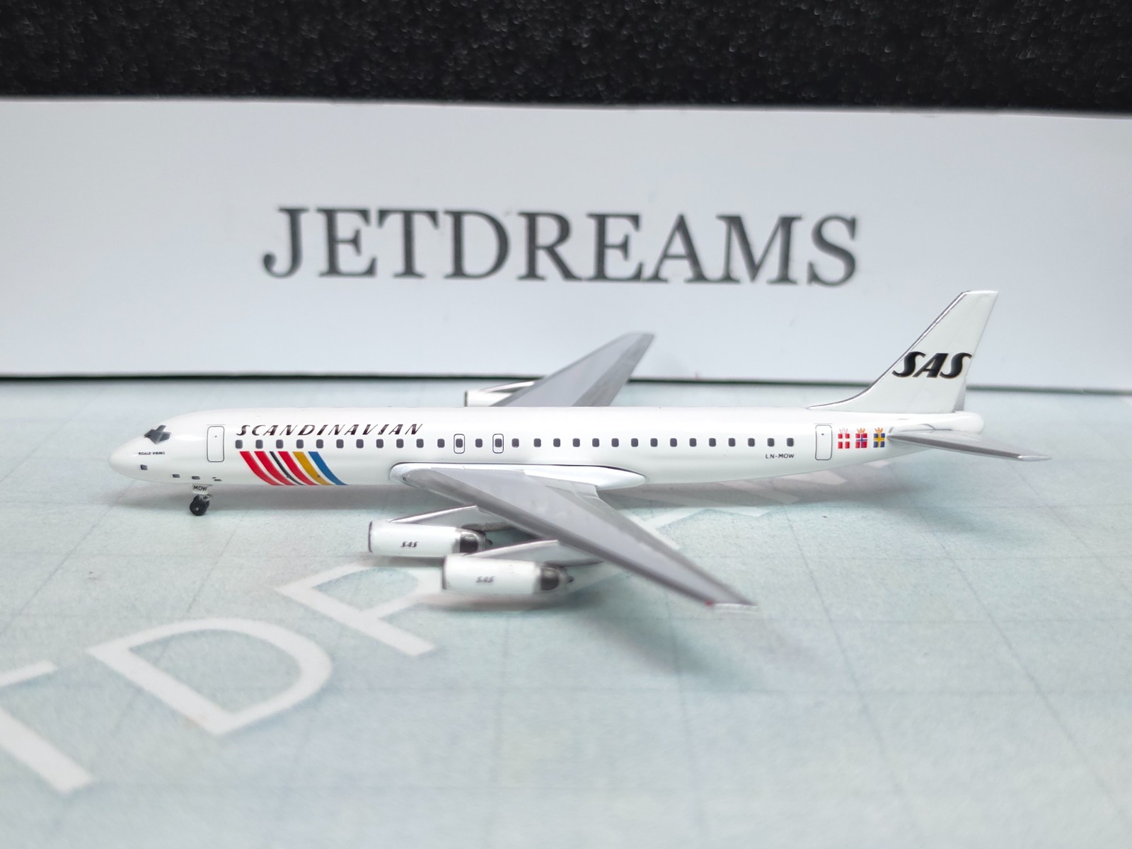 1/400 SAS SCANDINAVIAN DOUGLAS DC-8-62 1980'S COLORS LN-MOW AEROCLASSICS