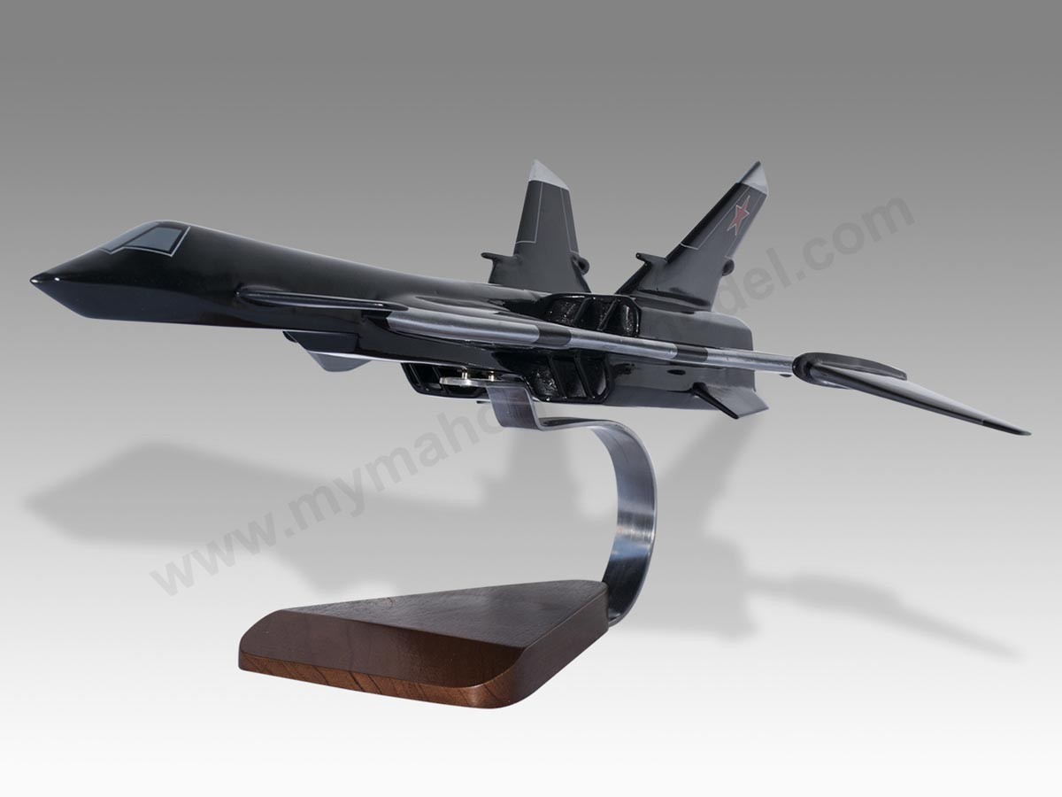 Mikoyan MiG-31 Firefox Mahogany Desktop Wood Airplane New Model Large Scale 1/48