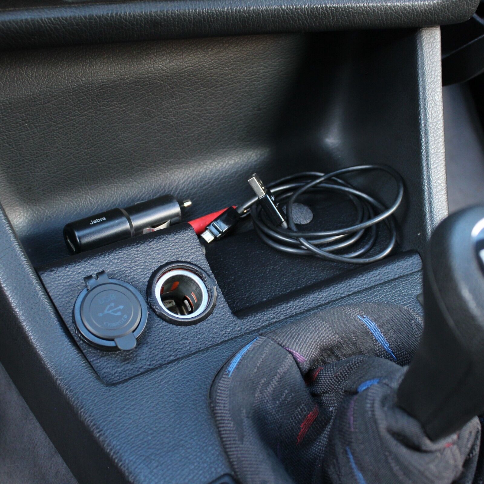 BMW E30 Utility Panel & Phone Mount - Combo USB charge socket & stock 12V outlet