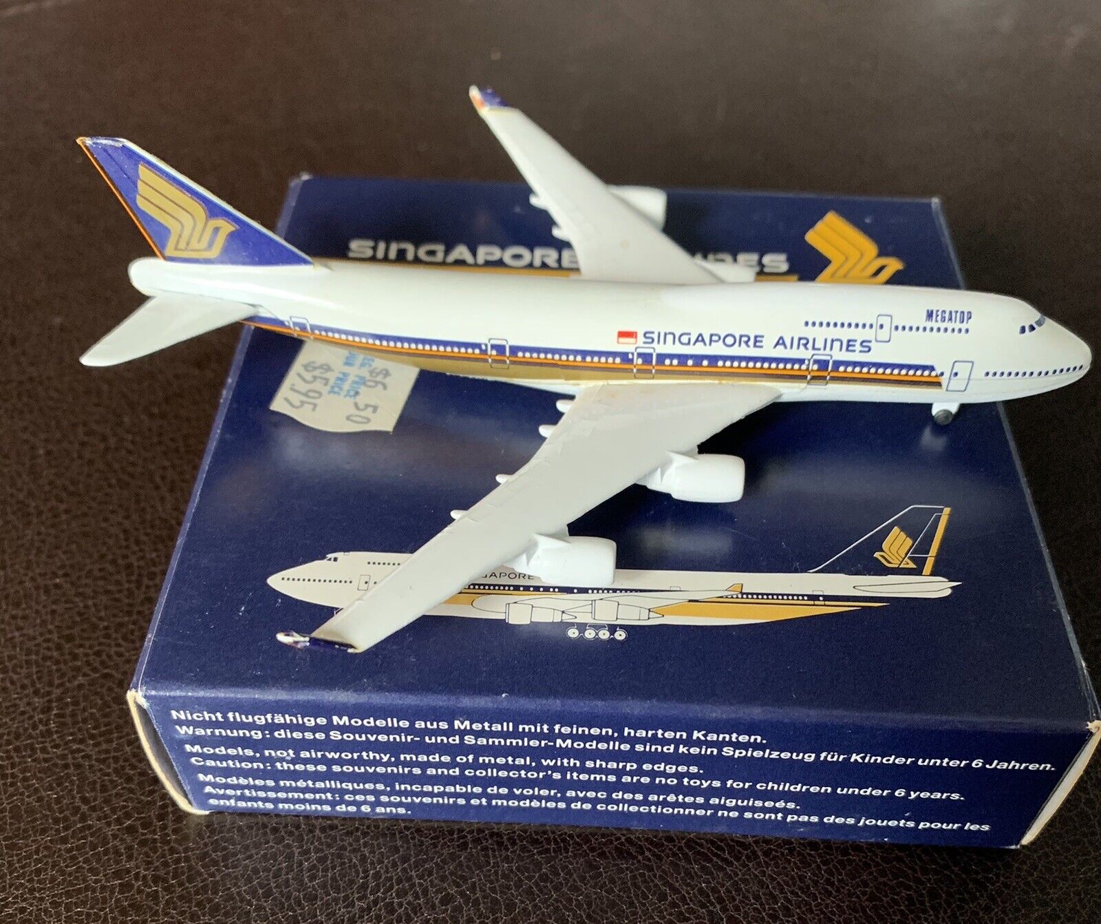 Singapore Airlines / Boeing 747-400 / Schabak 1:600 Scale / Excellent Condition