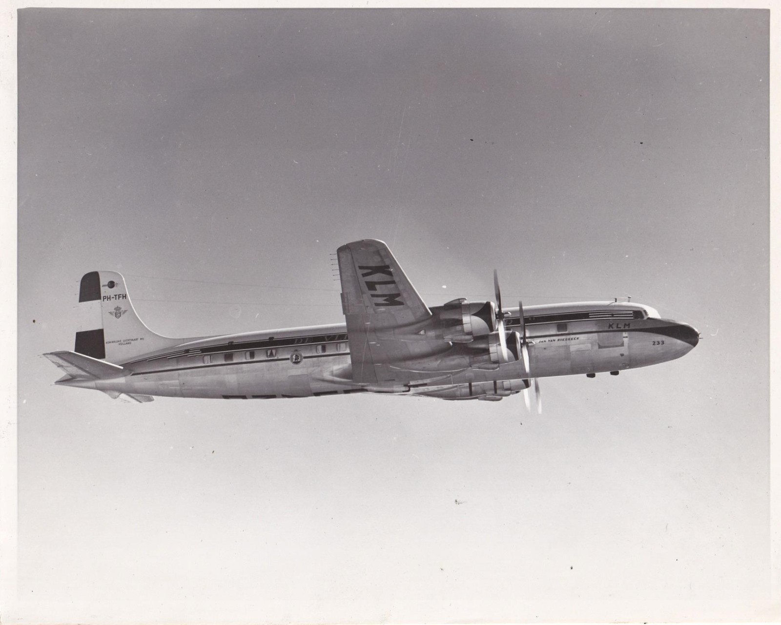 B&W 8x10ish PR Photo KLM Douglas DC-6B (PAM135) B&W 8x10ish PR Photo KLM Douglas DC-6B (PAM135)