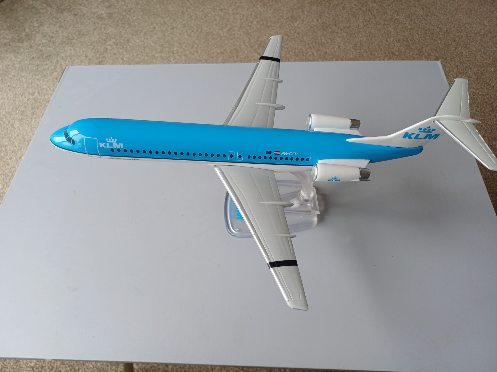 Push Snap Fit Model Airliner 1:100 Fokker 100 Cityhopper KLM Reg PH-OFP