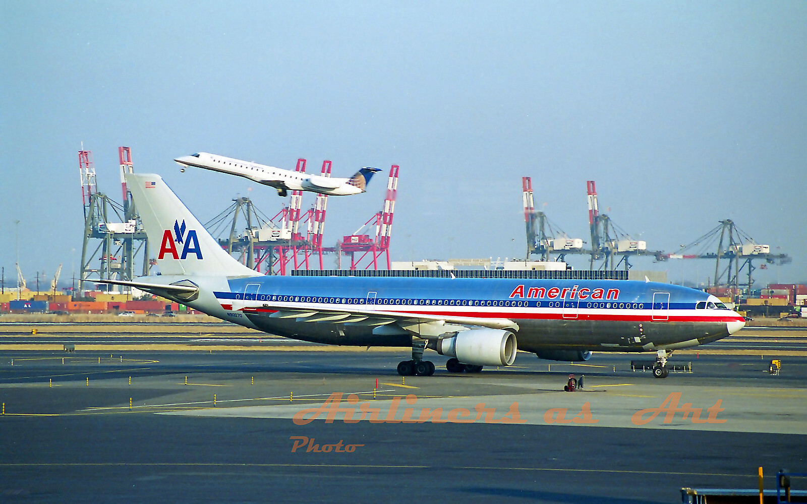 American Airlines Airbus A300 N90070 at EWR in March 2004 8\