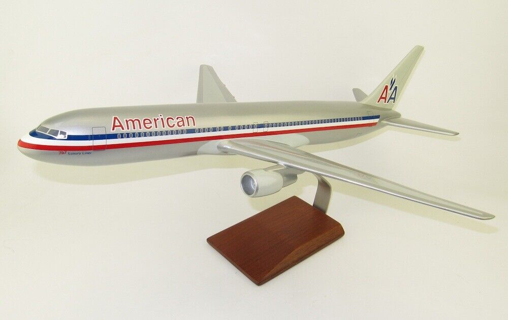 American Airlines Boeing 767-300 Old Livery Desk Display Model 1/100 AV Airplane