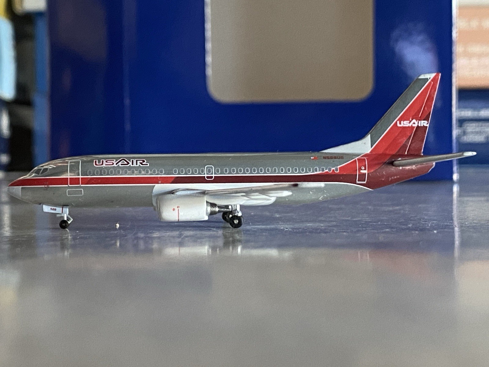 Aeroclassics USAir Boeing 737-300 1:400 N588US ACN588US Blue Box