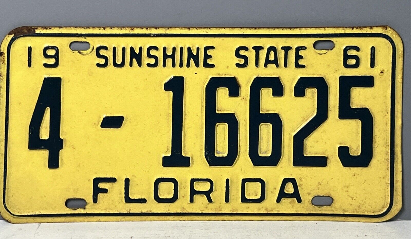 FABULOUS 1961 Florida license plate Tag ORIGINAL Pt. Pinellas County