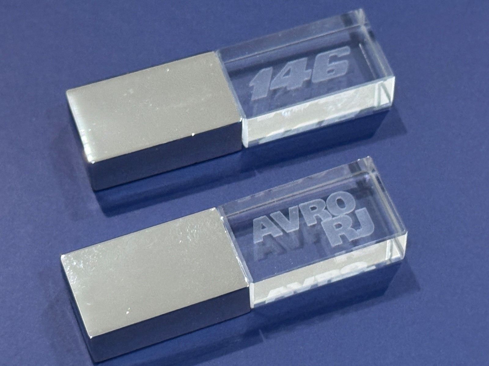 BAe 146 Avro RJ pair 32GB Light up USB drive companion to \