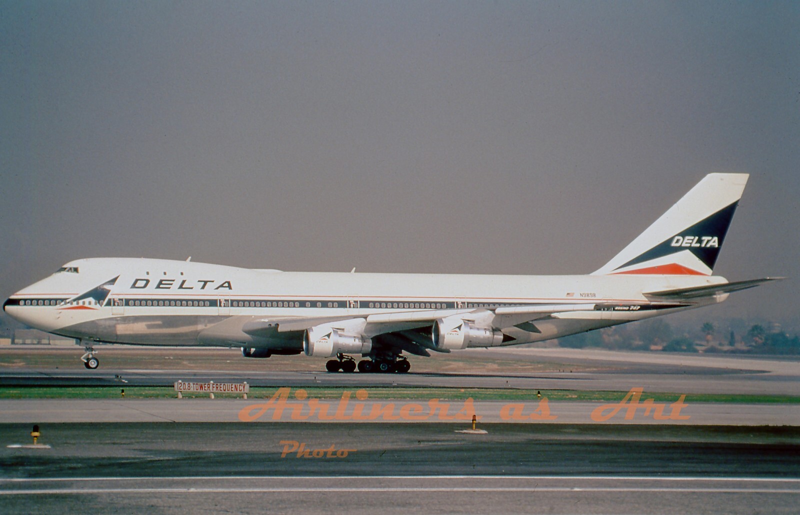 Delta Airlines Boeing 747-132 N9898 at LAX Early 1970s 8\