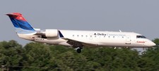 Bombardier CRJ-200ER CRJ200 Delta Connection Comair Desk Wood Model Small 1/100 picture