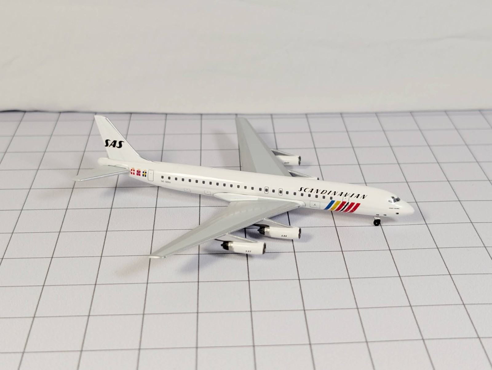 SAS SCANDINAVIAN Douglas DC-8-63 Aircraft Model 1:400 Scale AeroClassics