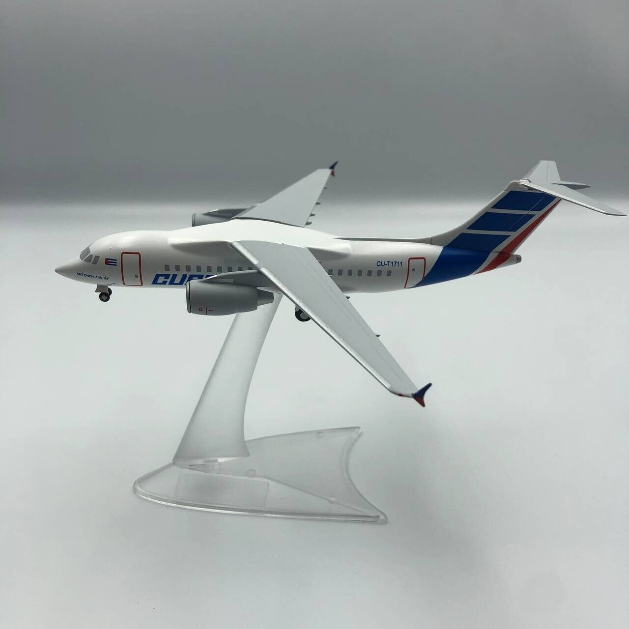 Aircraft model Antonov An-158 Cubana CU-T1711 scale: 1:200
