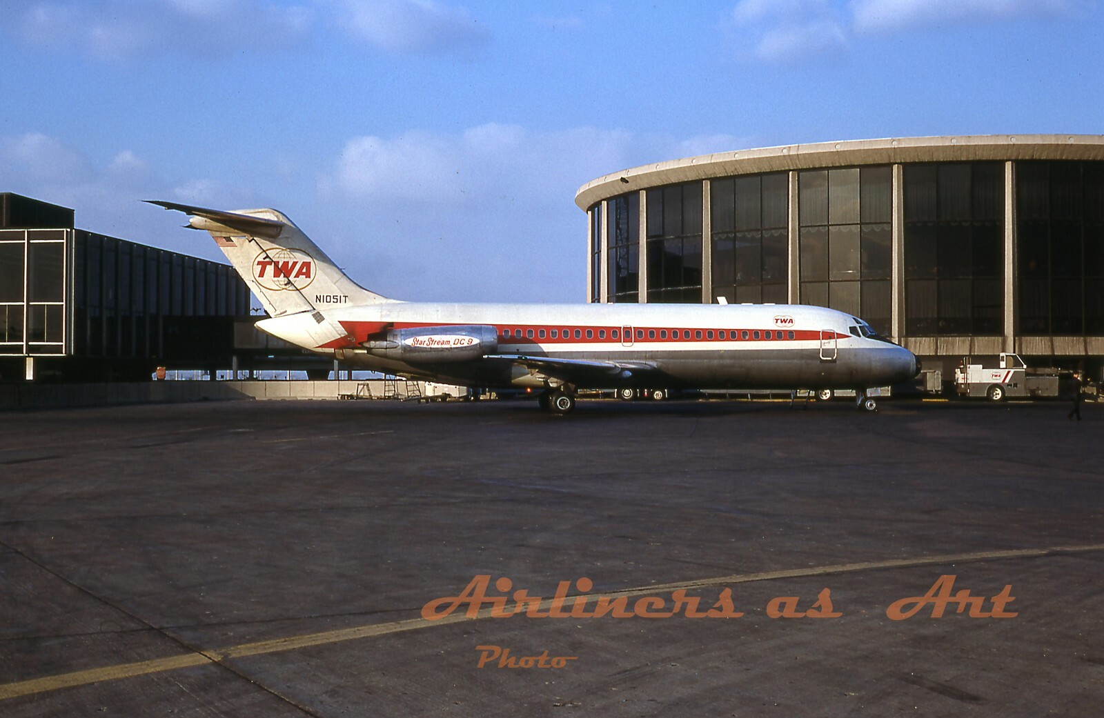 TWA Douglas DC-9-15 N1051T at ORD in March 1969 8