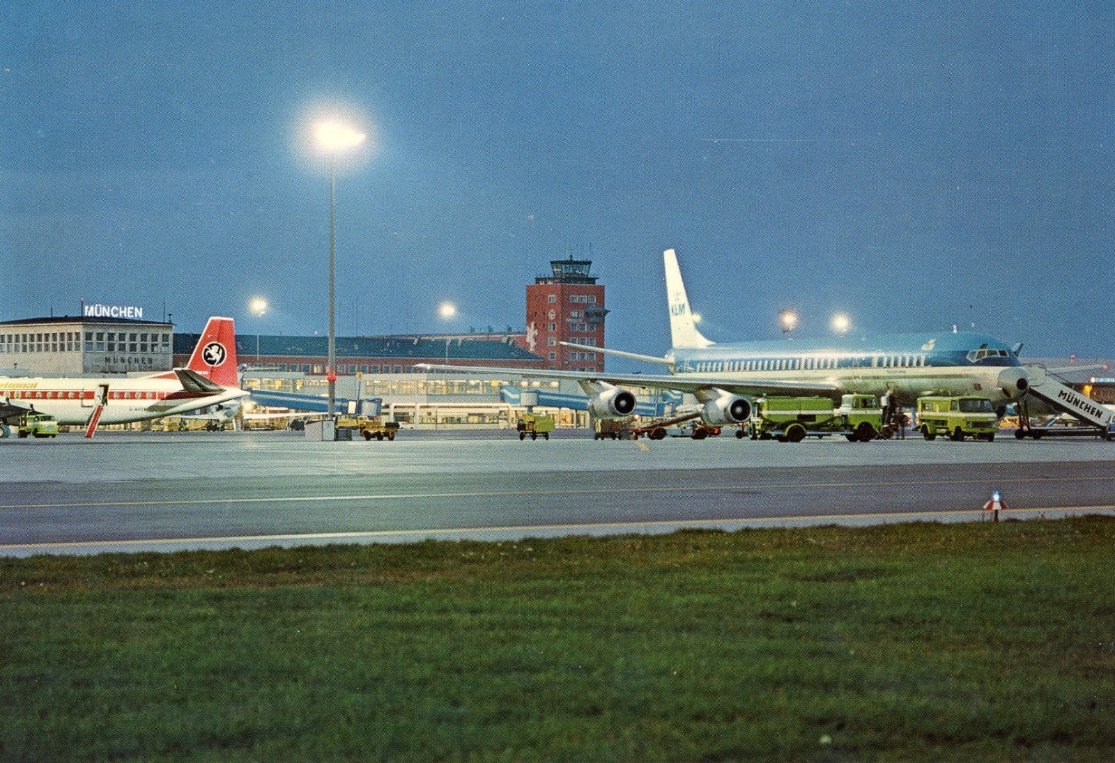 GERMANY  K.L.M. AIRLINES DC-8 & INVECTA AIRLINES VG-900 @ MUNICH  AIRPORT  10461