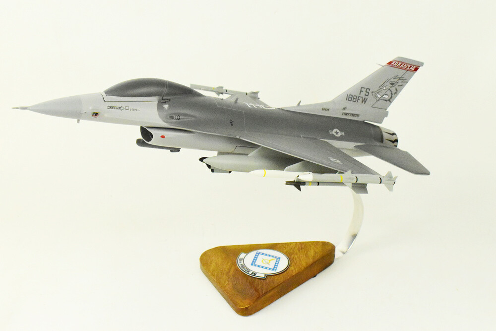 Lockheed Martin® F-16 Fighting Falcon®, 184th Fighter Squadron, 18\