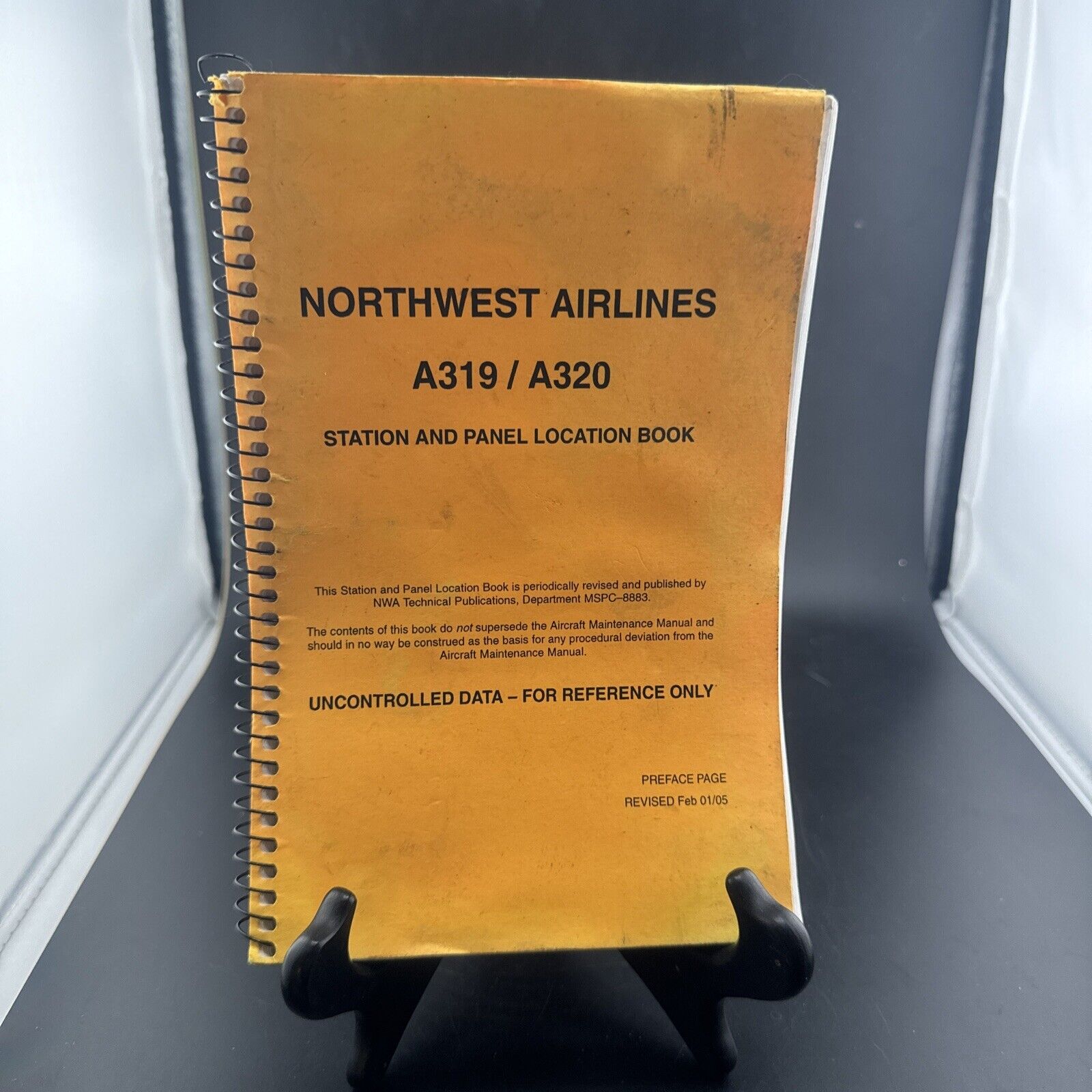 NORTHWEST AIRLINES Airbus A319 A320 Station and Panel Location Book 2001