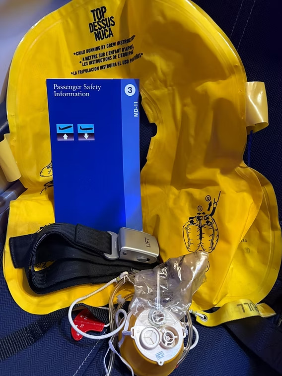 Airline safety demonstration kit Airline safety demonstration kit