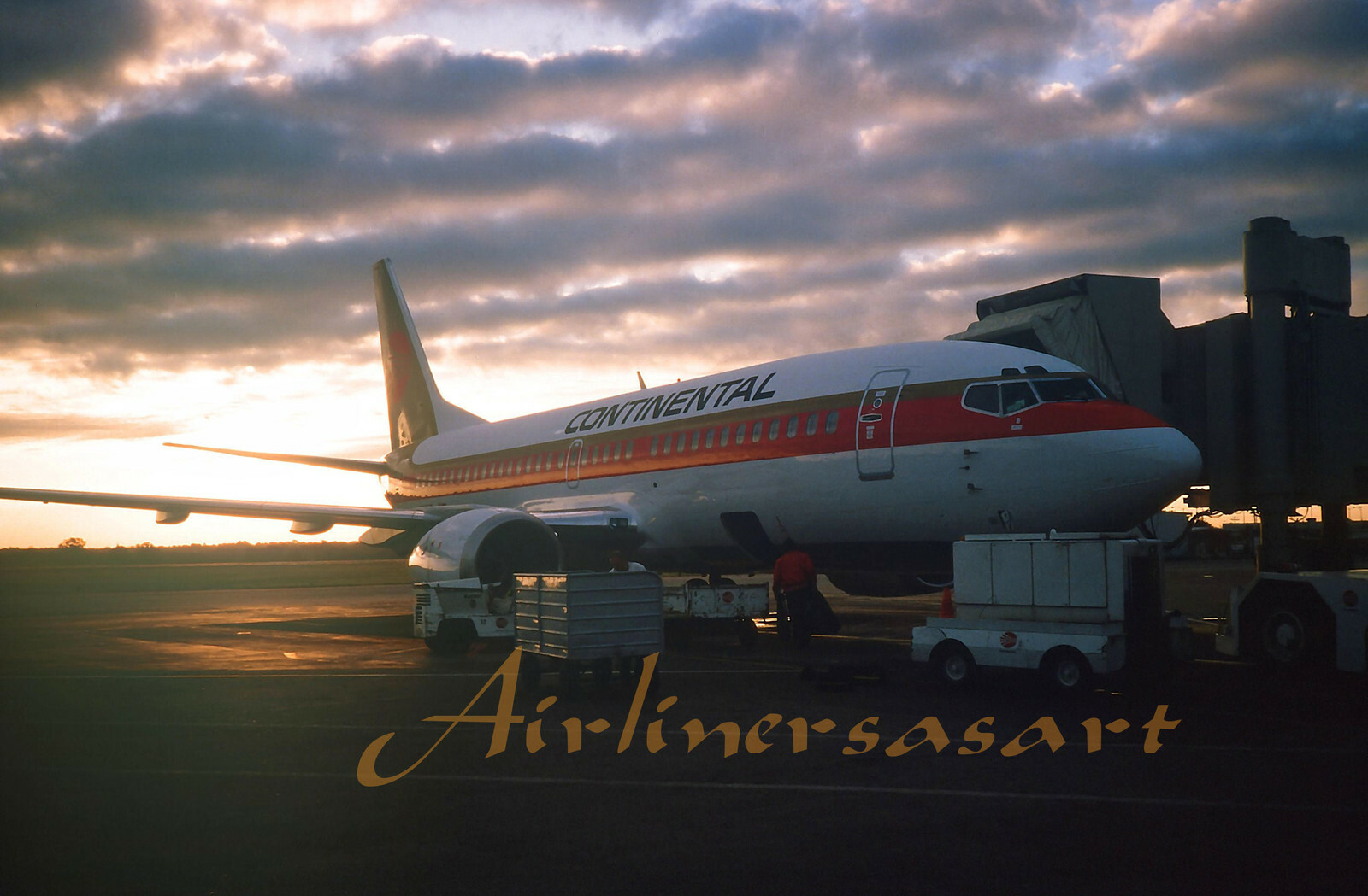 Continental Airlines Boeing 737-300 at MIA in 1986 8