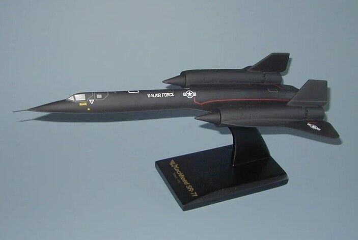 USAF Lockheed SR-71 Blackbird Desk Display Supersonic Model 1/72 SC Airplane