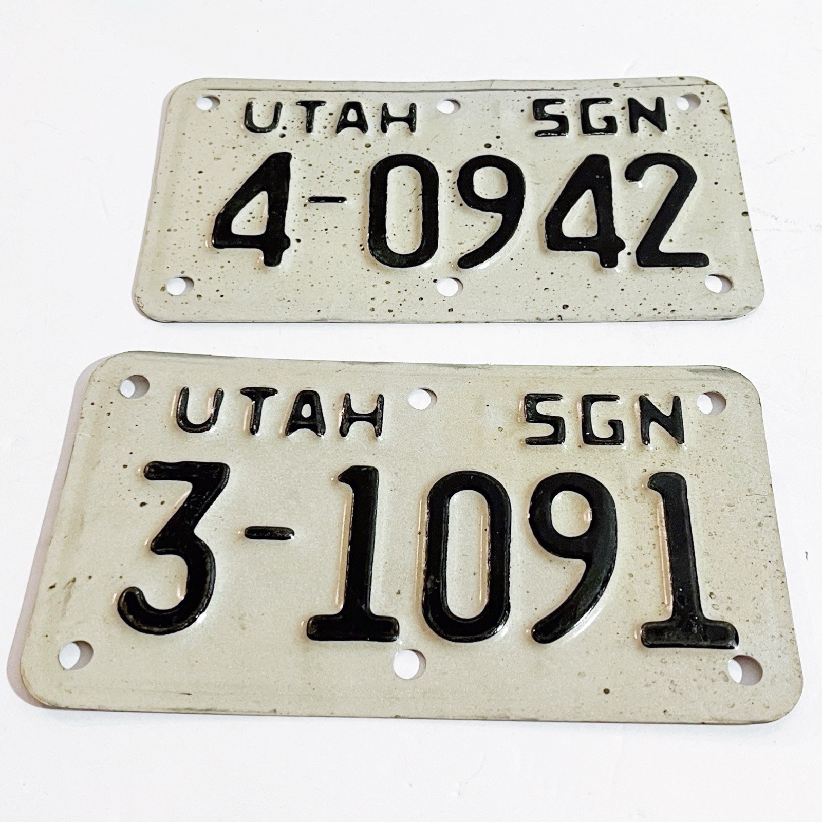 2 Vintage Utah License Plate Sign Registration 1970s Metal 7.25” Man Cave Decor 2 Vintage Utah License Plate Sign Registration 1970s Metal 7.25” Man Cave Decor