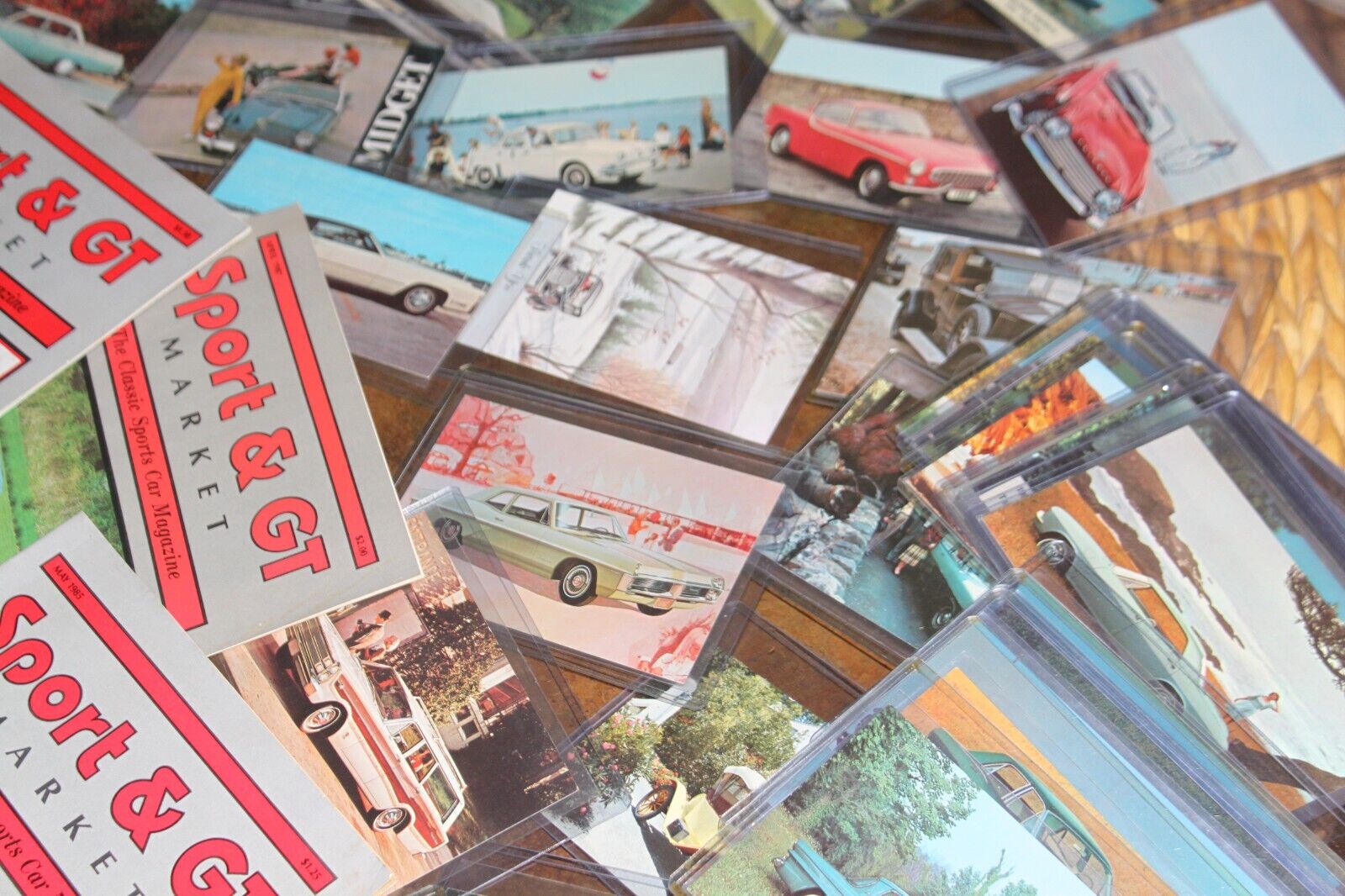 AUTOMOBILES MAGAZINES AND VINTAGE POSTCARDS/SPORT > CLASSIC SPORTS CARS