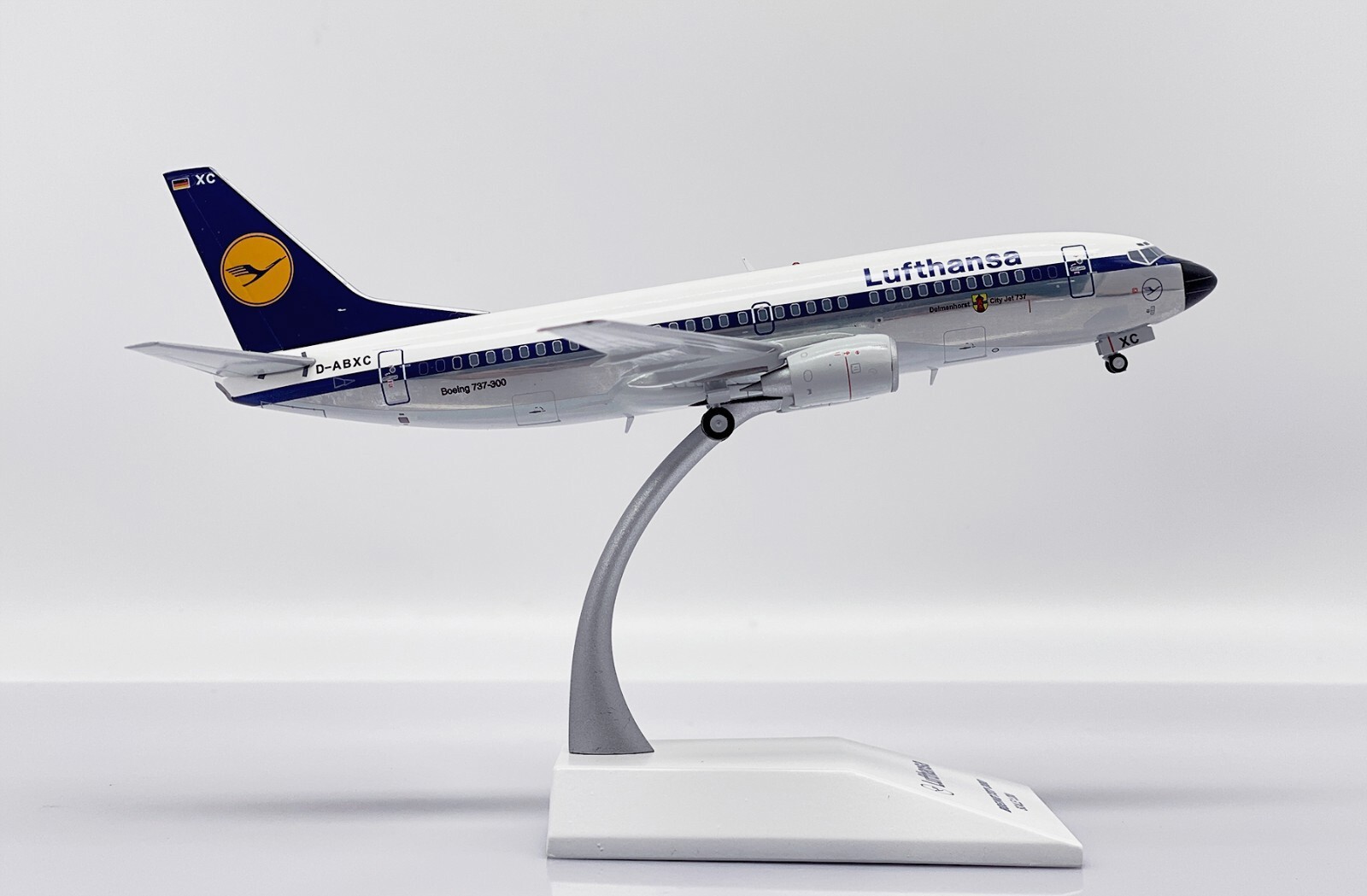 Lufthansa B737-300 Reg: D-ABXC EW Wings Scale 1:200  Model EW2733002 Gift