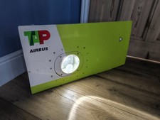 TAP Air Portugal Airbus A319 Illuminated Landing Light Fuselage Section picture