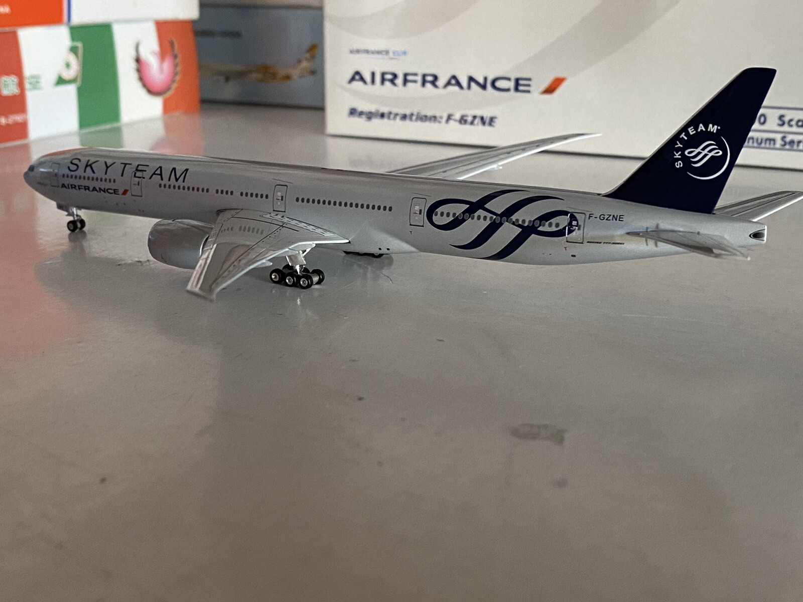 Phoenix Models Air France Boeing 777-300ER 1:400 F-GZNE PH4AFR414 SkyTeam