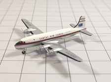QANTAS AIR CARGO Douglas DC-4 Aircraft Model 1:400 Scale AeroClassics VH-EDP picture