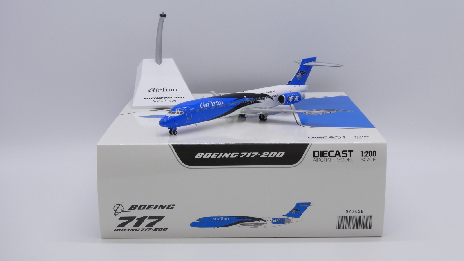 AirTran Airways B717-200 Reg: N949AT Scale 1:200 Diecast model SA2038 (E)