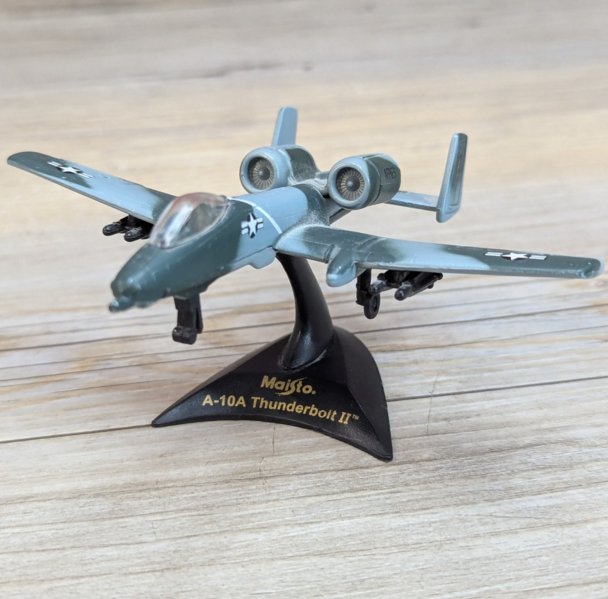 Maisto Tailwinds Fresh Metal A-10A Thunderbolt II (Blue) Die Cast Vehicle 2011 Maisto Tailwinds Fresh Metal A-10A Thunderbolt II (Blue) Die Cast Vehicle 2011