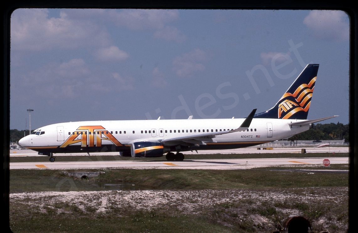 ATA American Trans Air Boeing 737-800 N304TZ Mar 02 Kodachrome Slide/Dia C22