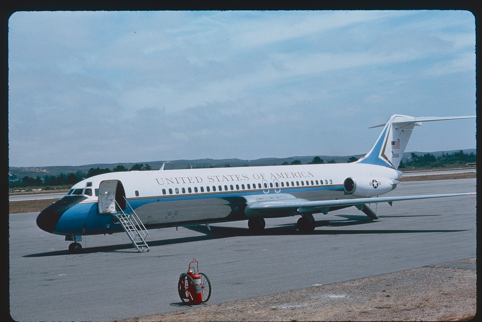 35mm Airliner Slide  USAF 31681 McDonnell Douglas DC-9 USA Air Force