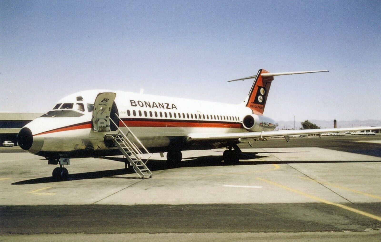 BONANZA  AIRLINES  DC-9  AIRPORT / AIRCRAFT / AIR WEST /  NORTHWEST /  DELTA