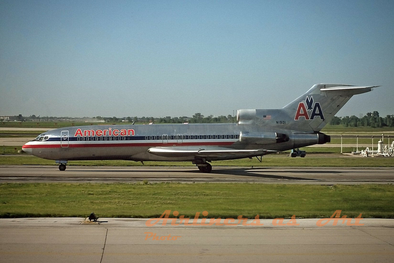American Airlines Boeing 727-23 N1901 at ORD in June 1975  8