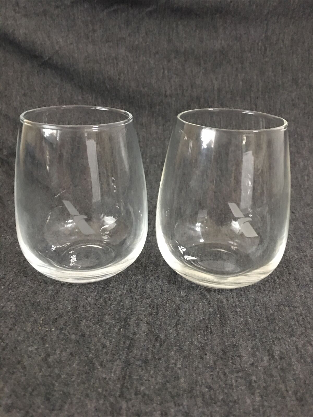 2 AMERICAN AIRLINES FIRST CLASS WINE GLASSES