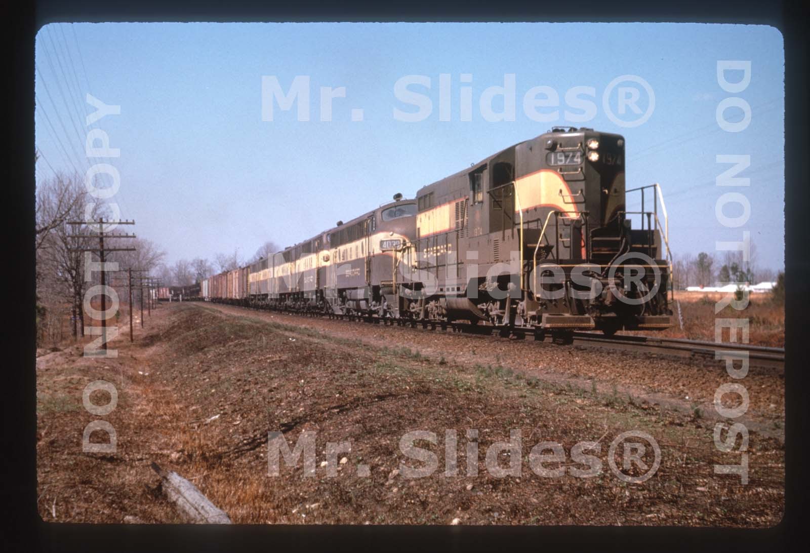 Duplicate Slide SAL Seaboard Air Line GP9 1974 & 5 Fs Action