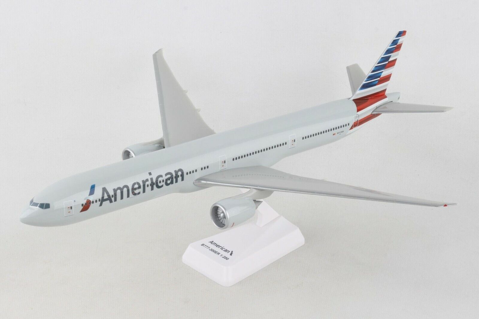 Flight Miniatures American Boeing 777-300ER N717AN 1/200. New