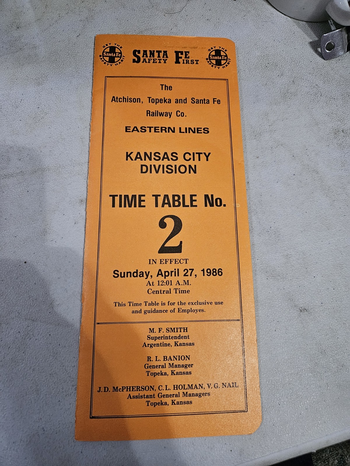 Santa Fe Kansas City Division Timetable #2 (4/27/86)(Used) Santa Fe Kansas City Division Timetable #2 (4/27/86)(Used)